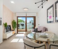 Бунгало в Торревьехе 63 кв.м с террасой у моря