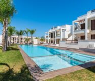 Бунгало в Торревьехе 63 кв.м с террасой у моря