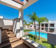 Бунгало в Торревьехе 63 кв.м с террасой у моря