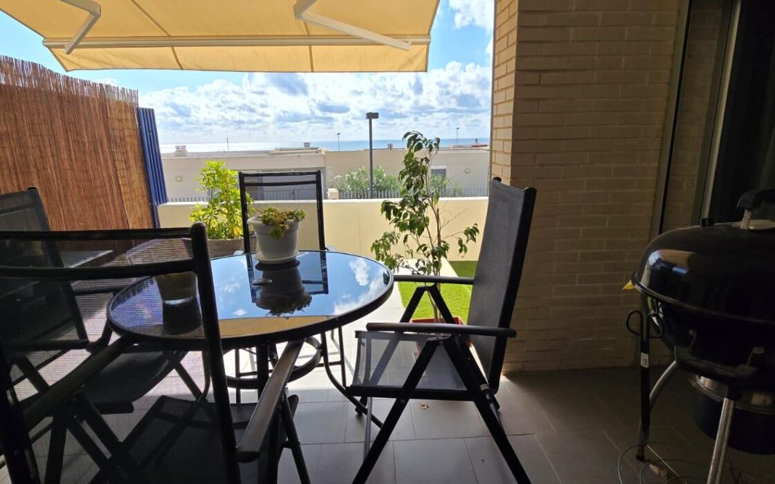 Бунгало в Аликанті біля моря з терасою 135 кв.м