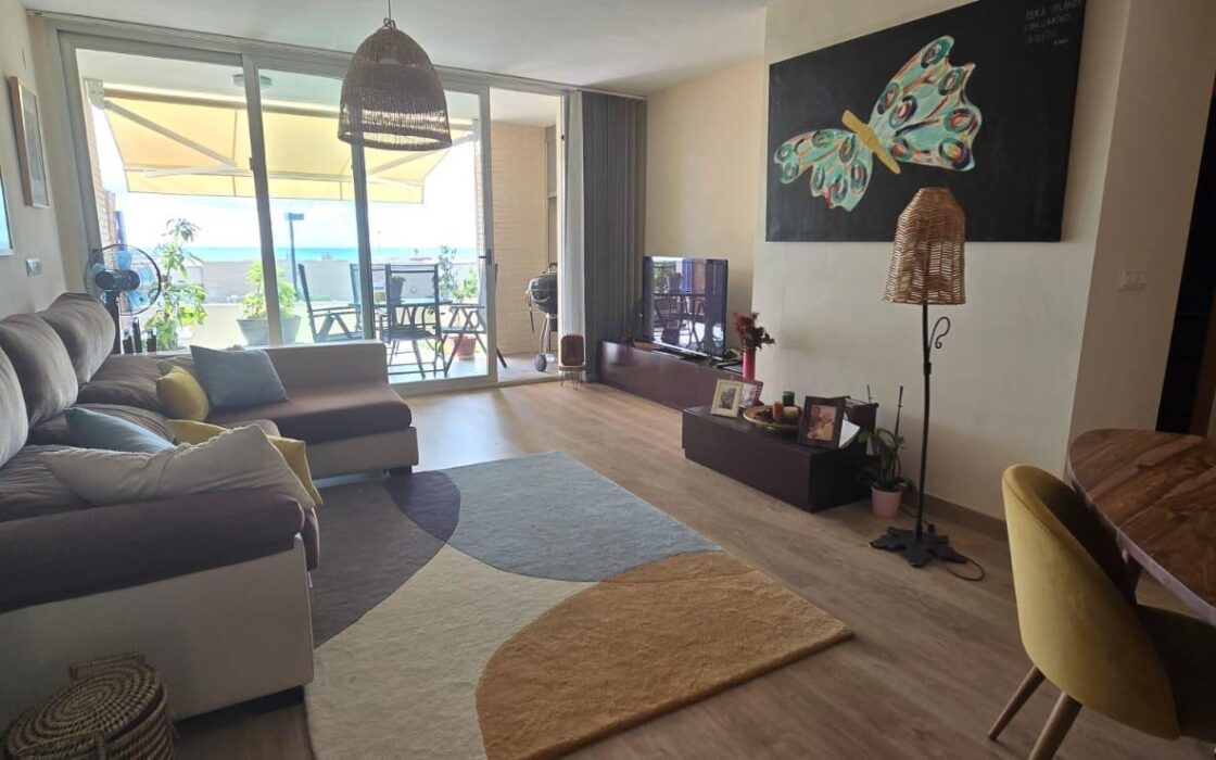 Бунгало в Аликанті біля моря з терасою 135 кв.м