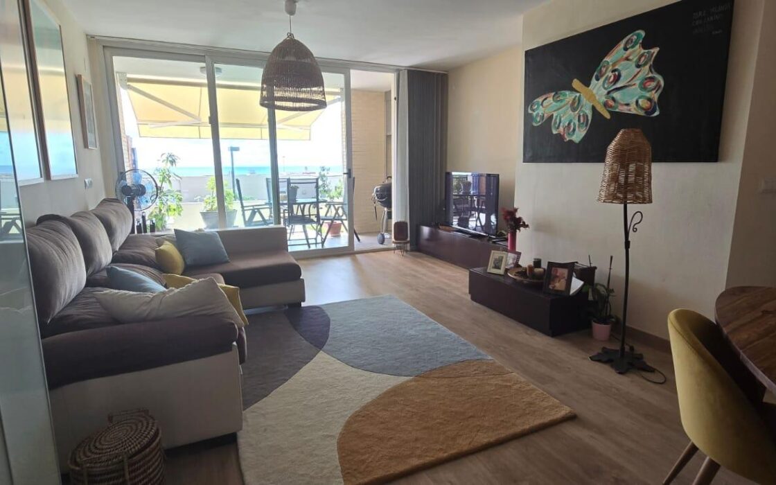 Бунгало в Аликанті біля моря з терасою 135 кв.м