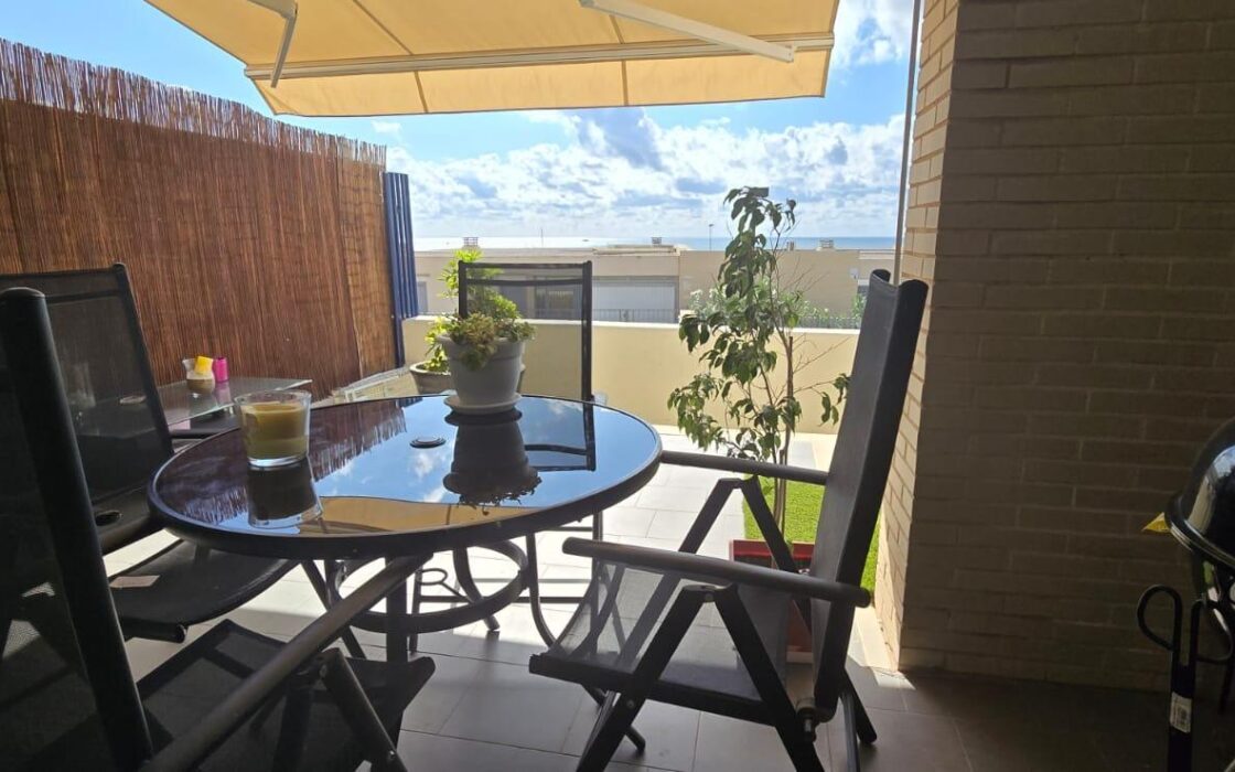 Бунгало в Аликанті біля моря з терасою 135 кв.м