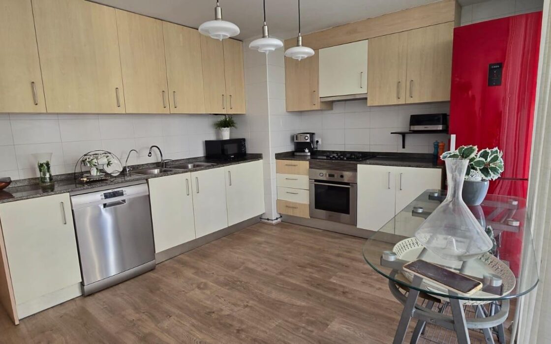 Бунгало в Аликанті біля моря з терасою 135 кв.м