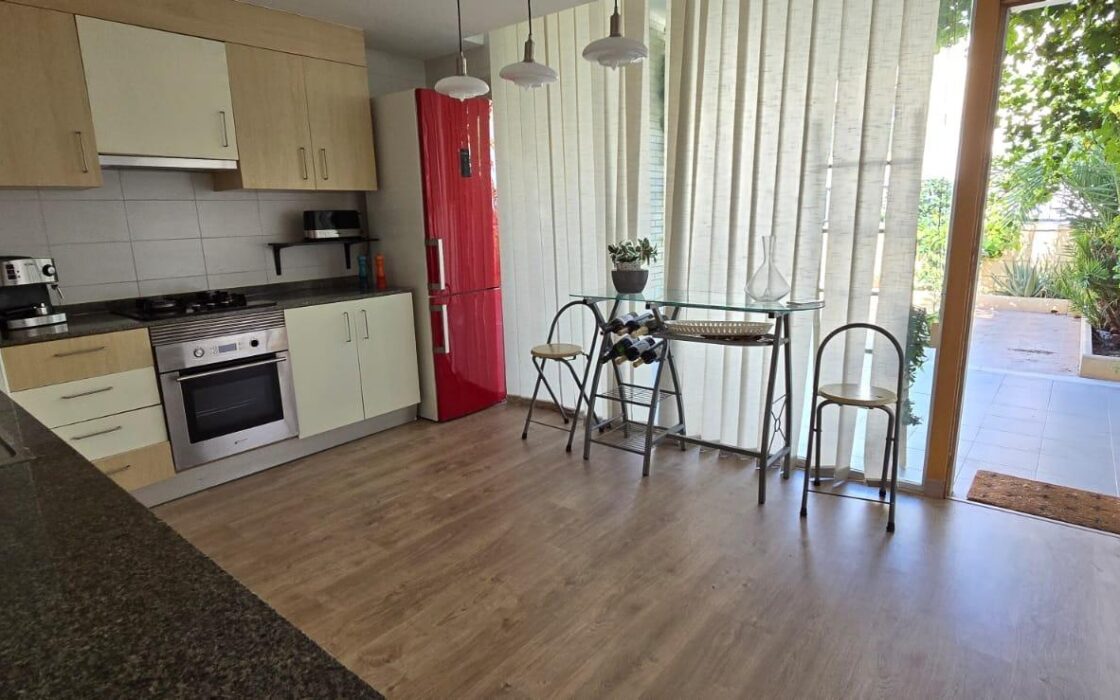 Бунгало в Аликанті біля моря з терасою 135 кв.м