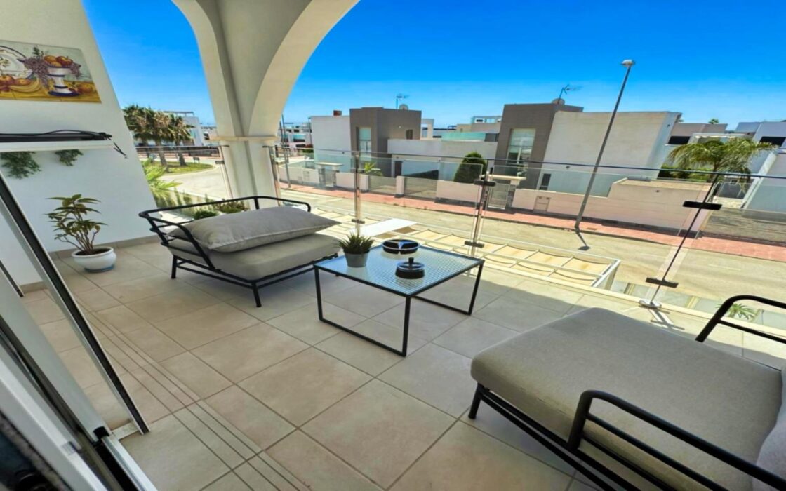 Бунгало 80 кв.м в Сьюдад Кесада, 10 км до моря