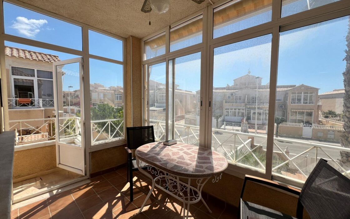 Бунгало в Торревьехе с террасой 70 кв.м в районе Torreta Florida