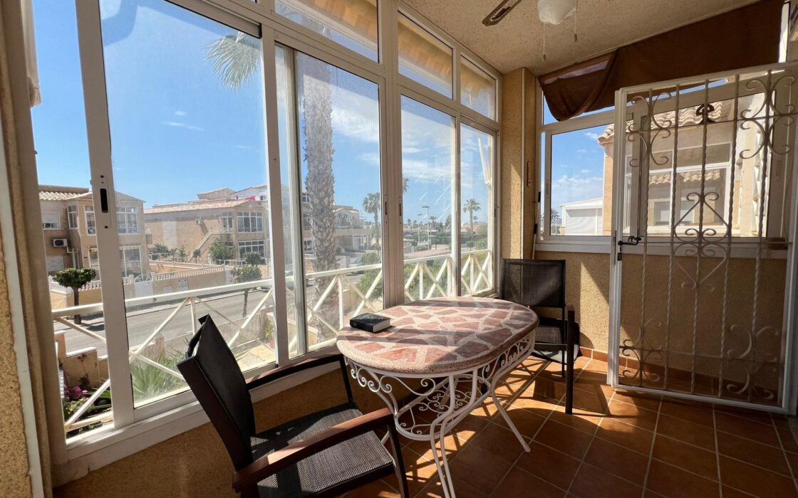 Бунгало в Торревьехе с террасой 70 кв.м в районе Torreta Florida