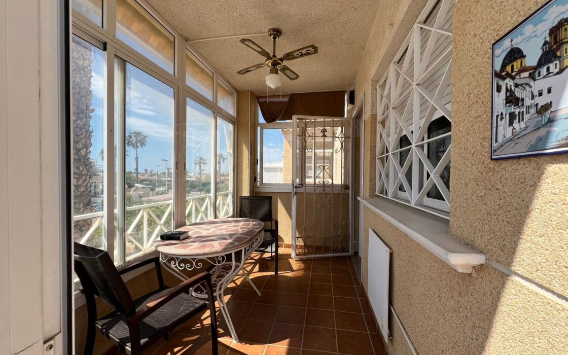 Бунгало в Торревьехе с террасой 70 кв.м в районе Torreta Florida