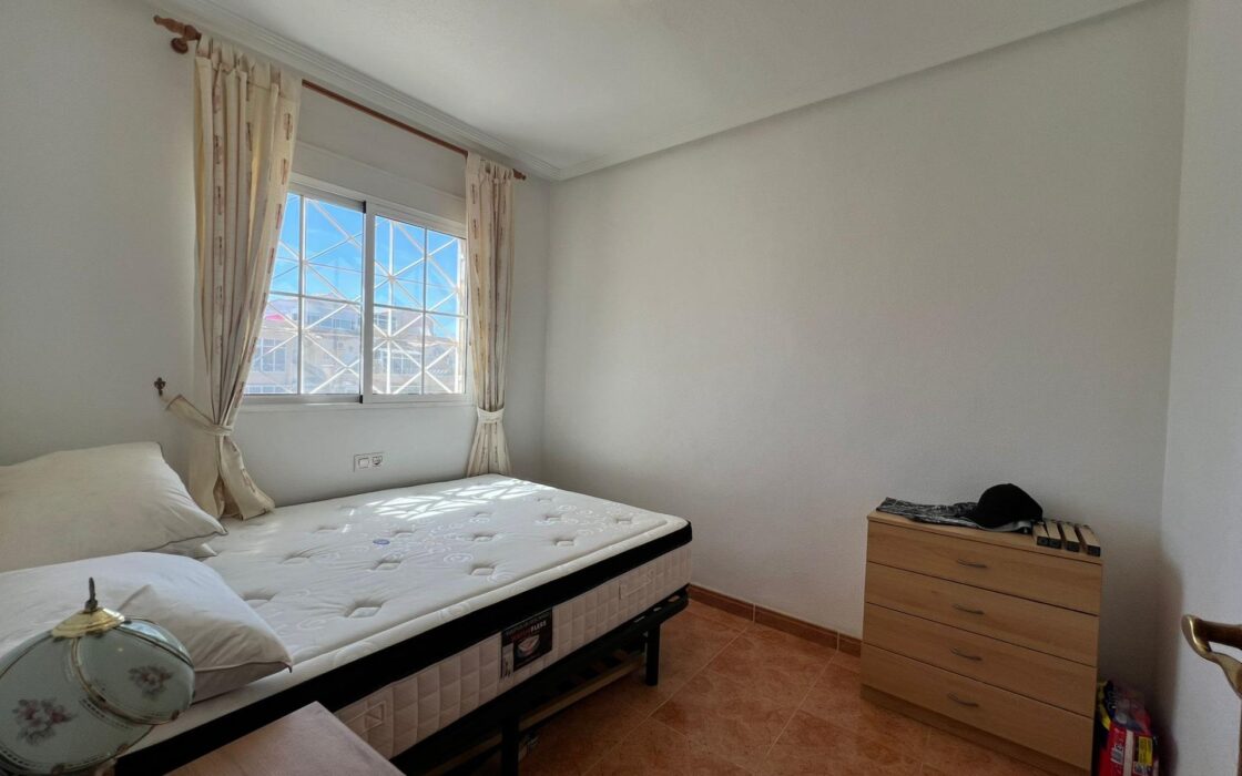 Бунгало в Торревьехе с террасой 70 кв.м в районе Torreta Florida