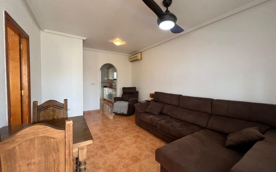 Бунгало в Торревьехе с террасой 70 кв.м в районе Torreta Florida