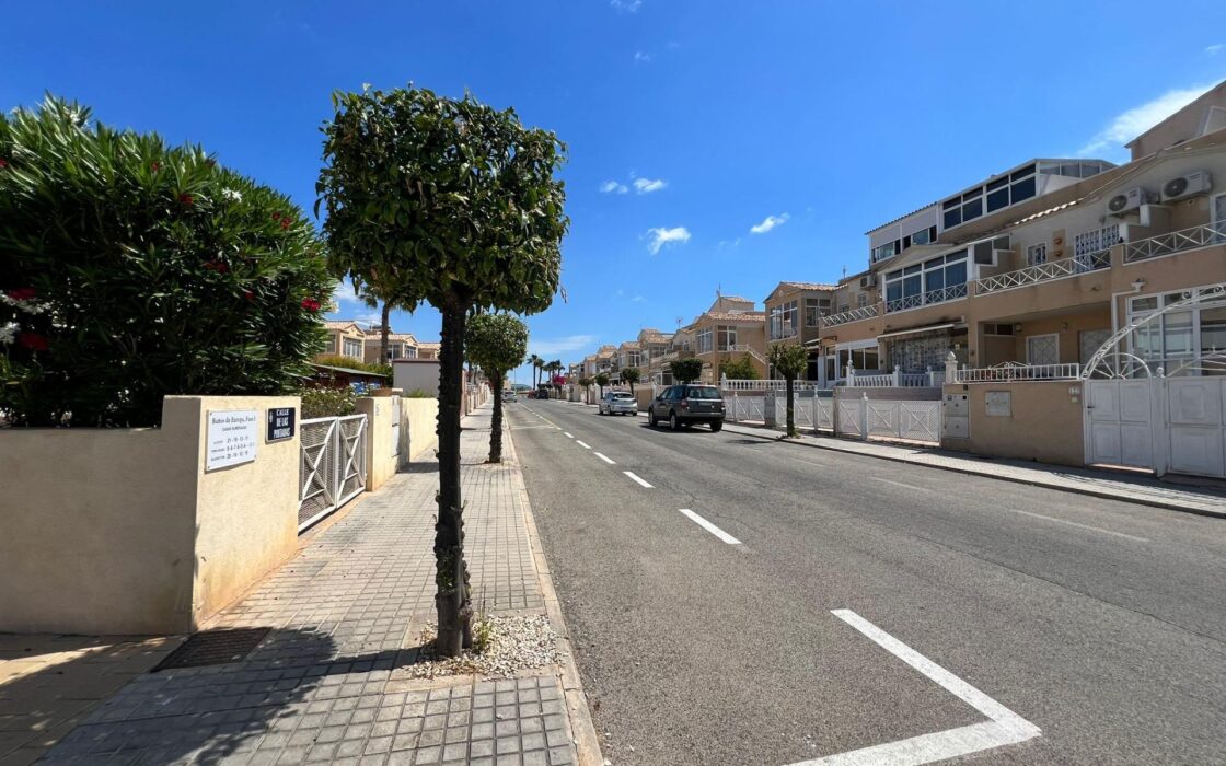 Бунгало в Торревьехе с террасой 70 кв.м в районе Torreta Florida