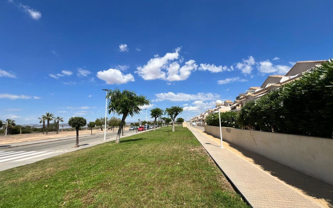 Бунгало в Торревьехе с террасой 70 кв.м в районе Torreta Florida