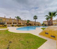 Кутовий будинок в Лос-Альтос з видом на море 350 кв.м