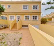 Кутовий будинок в Лос-Альтос з видом на море 350 кв.м