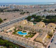 Кутовий будинок в Лос-Альтос з видом на море 350 кв.м