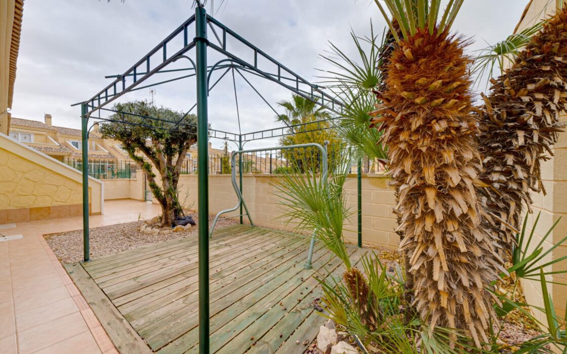 Кутовий будинок в Лос-Альтос з видом на море 350 кв.м