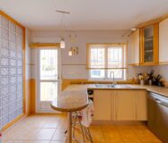 Кутовий будинок в Лос-Альтос з видом на море 350 кв.м