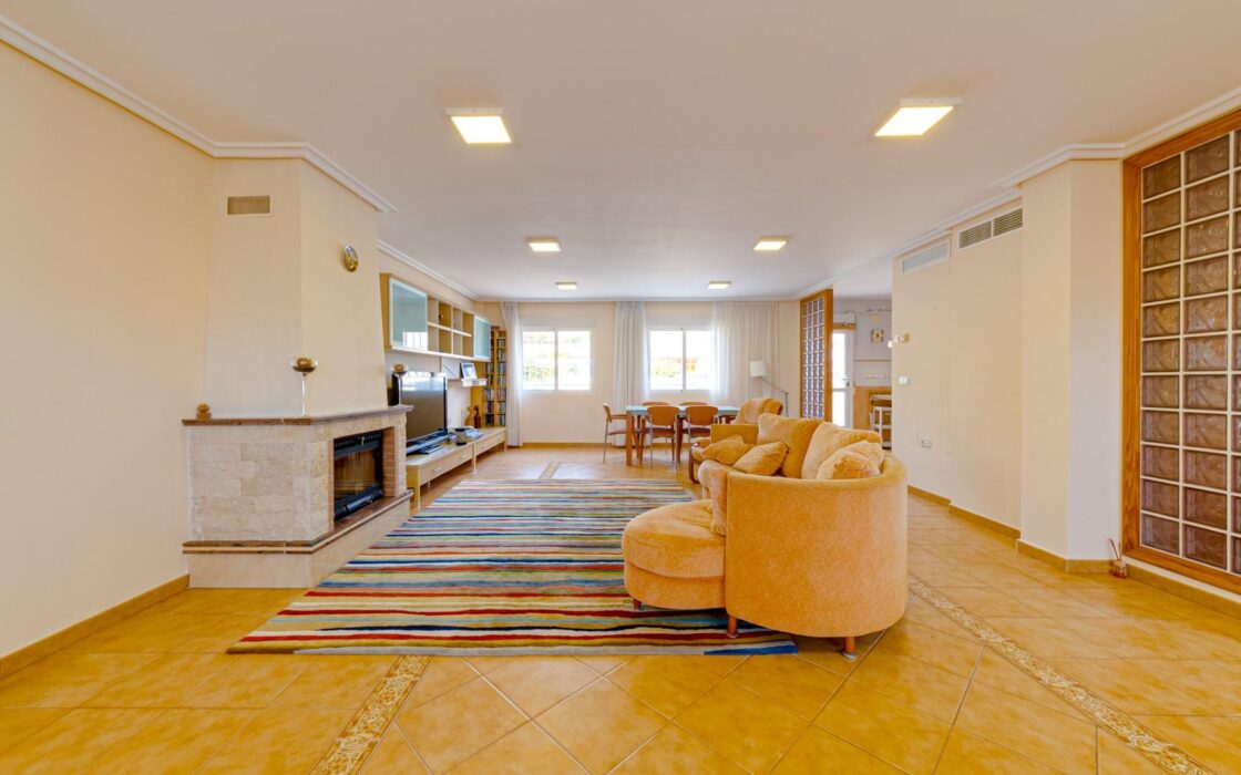 Кутовий будинок в Лос-Альтос з видом на море 350 кв.м