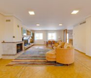 Кутовий будинок в Лос-Альтос з видом на море 350 кв.м