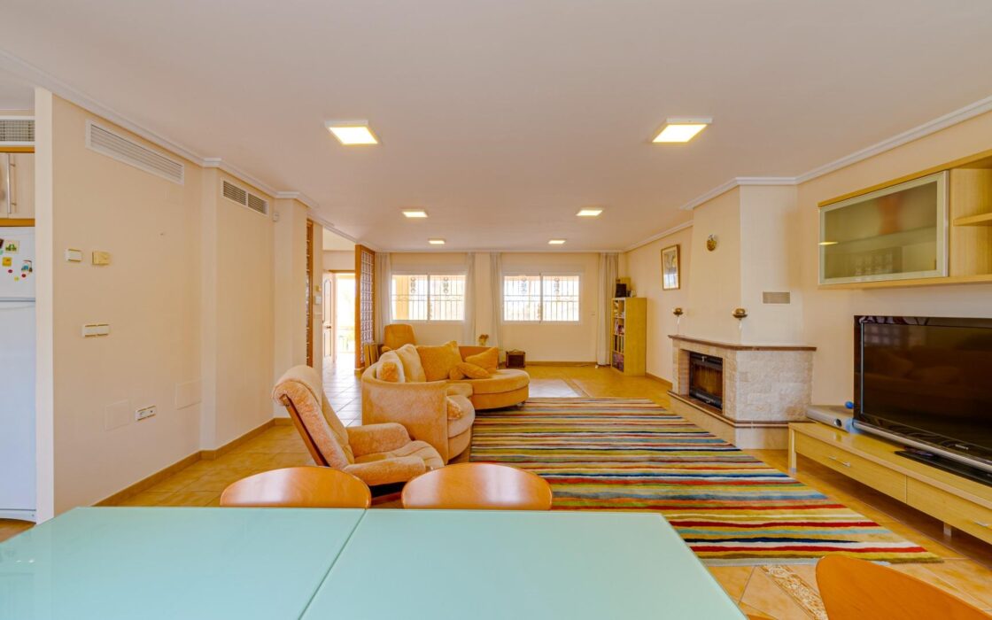 Кутовий будинок в Лос-Альтос з видом на море 350 кв.м