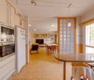 Кутовий будинок в Лос-Альтос з видом на море 350 кв.м