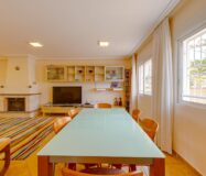 Кутовий будинок в Лос-Альтос з видом на море 350 кв.м