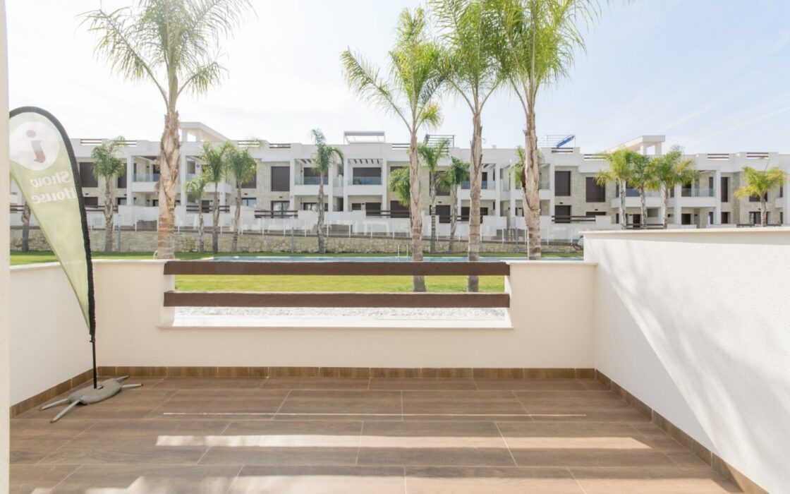 Новые бунгало с террасами в Лос Балконес, Торревьеха