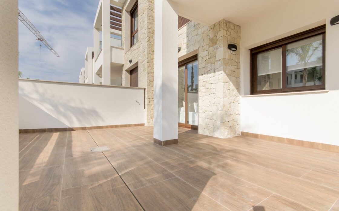 Новые бунгало с террасами в Лос Балконес, Торревьеха