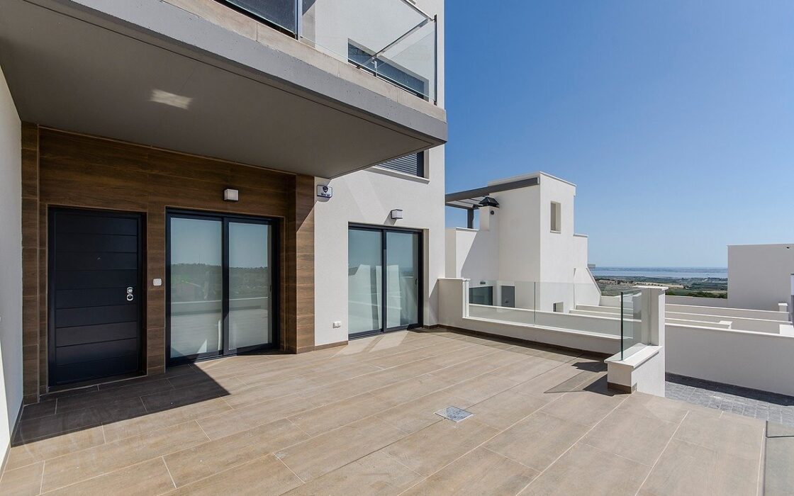 Нові бунгало з солярієм у Сан-Мігель-де-Салинас