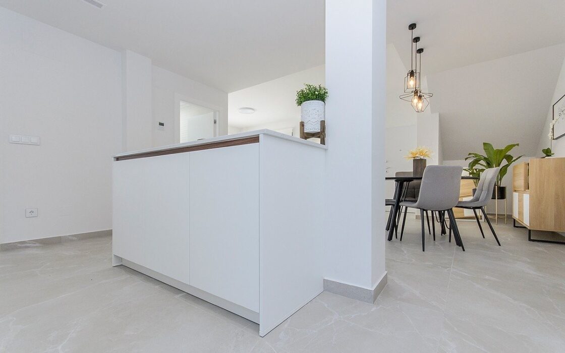 Нові бунгало з солярієм у Сан-Мігель-де-Салинас