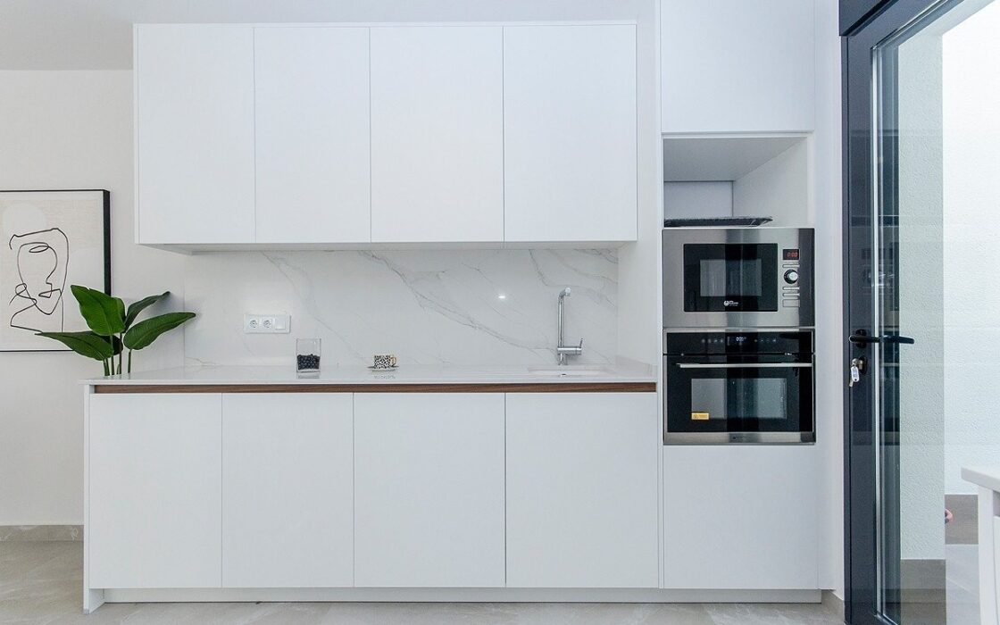 Нові бунгало з терасою в Сан-Мігель-де-Салінас 92 кв.м