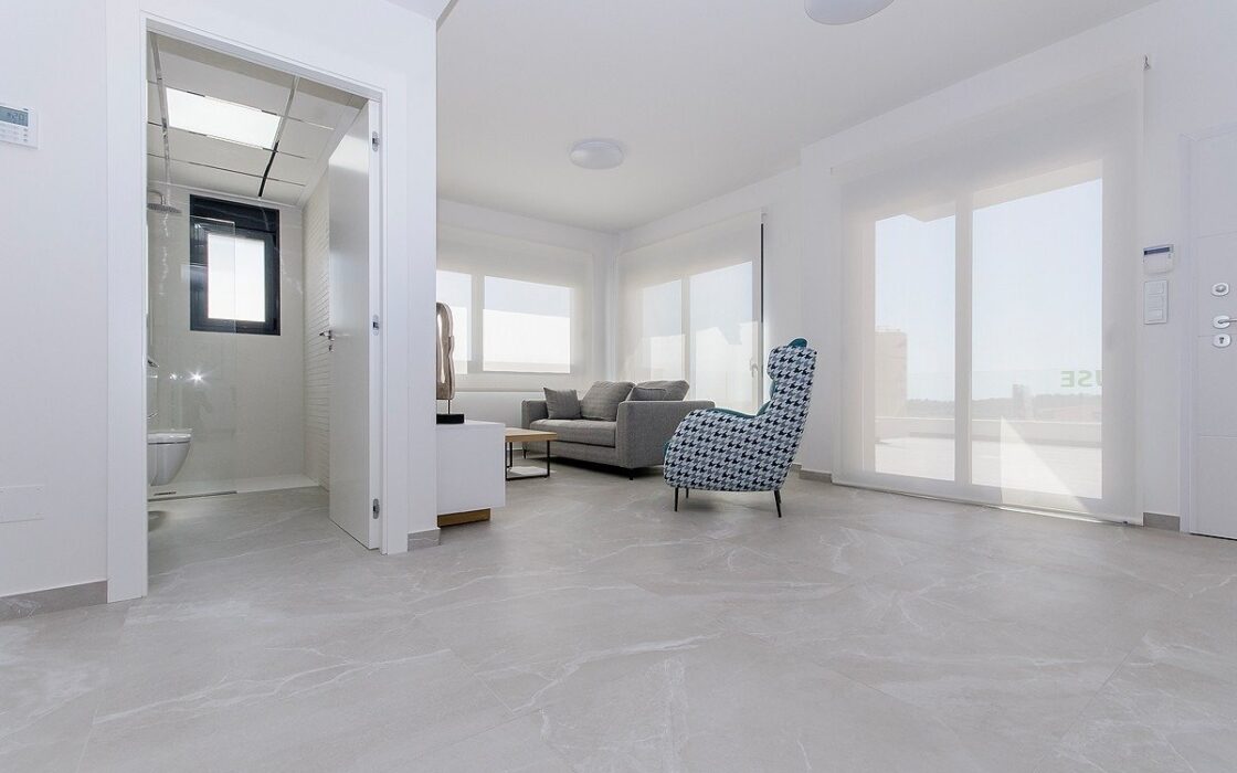 Нові бунгало з терасою в Сан-Мігель-де-Салінас 92 кв.м