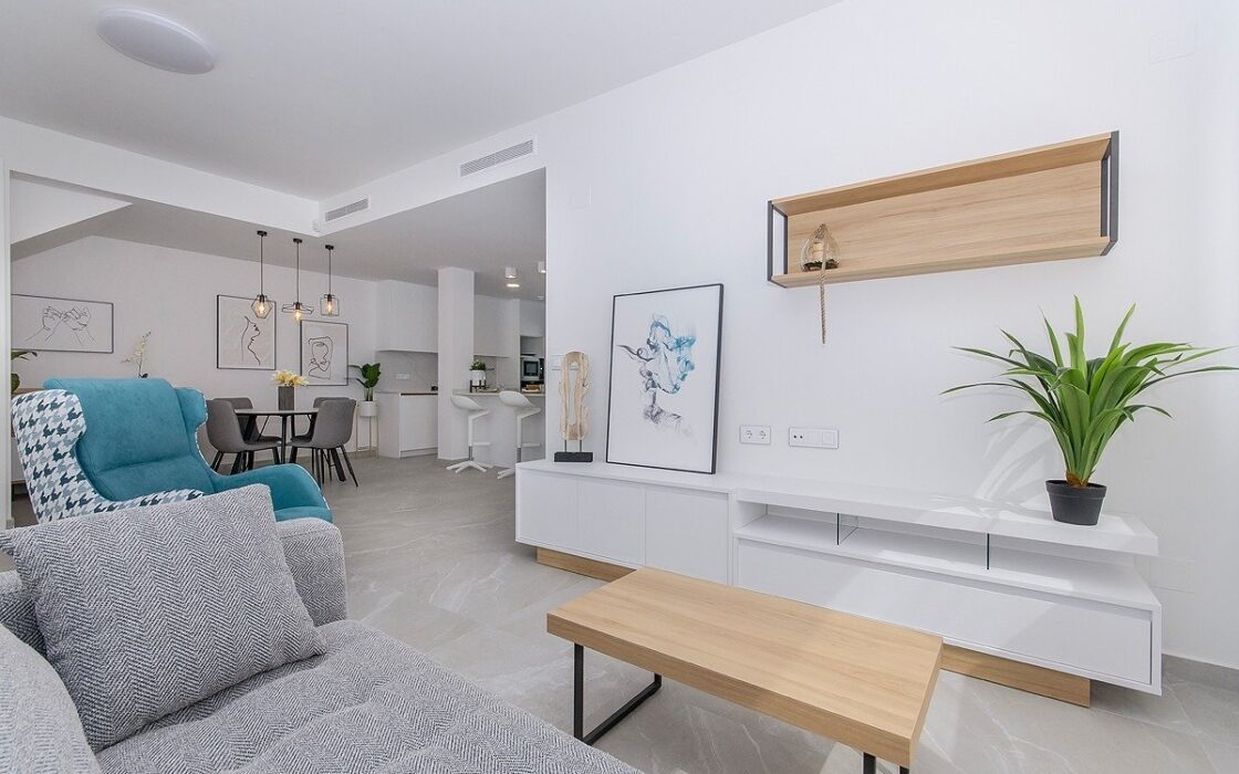 Нові бунгало з терасою в Сан-Мігель-де-Салінас 92 кв.м