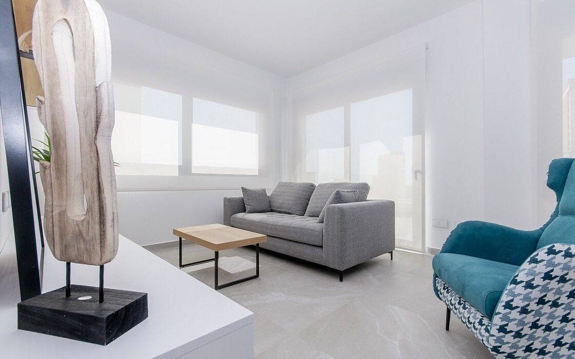 Нові бунгало з терасою в Сан-Мігель-де-Салінас 92 кв.м