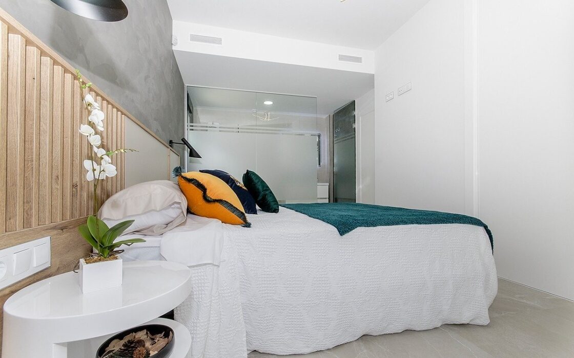 Нові бунгало з терасою в Сан-Мігель-де-Салінас 92 кв.м