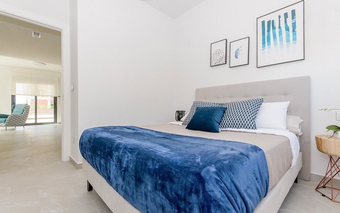 Нові бунгало з терасою в Сан-Мігель-де-Салінас 92 кв.м