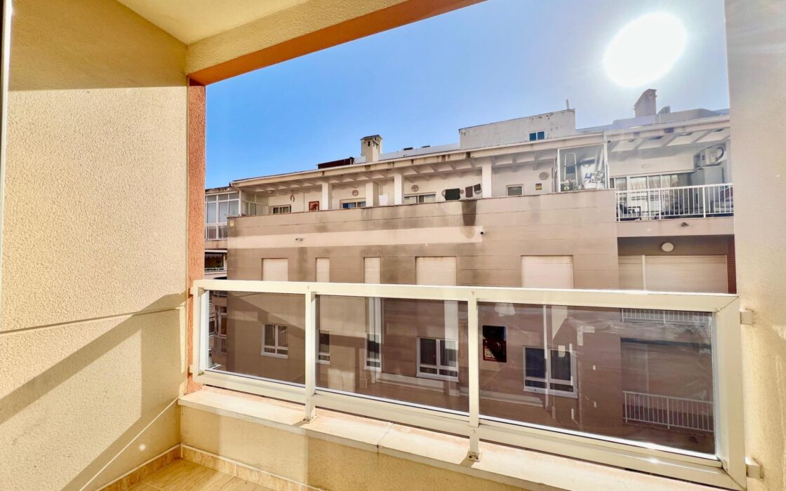 Апартаменты у моря в Торревьехе 53 кв.м с террасой