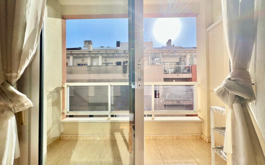 Апартаменты у моря в Торревьехе 53 кв.м с террасой