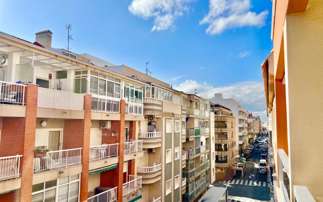 Апартаменты у моря в Торревьехе 53 кв.м с террасой