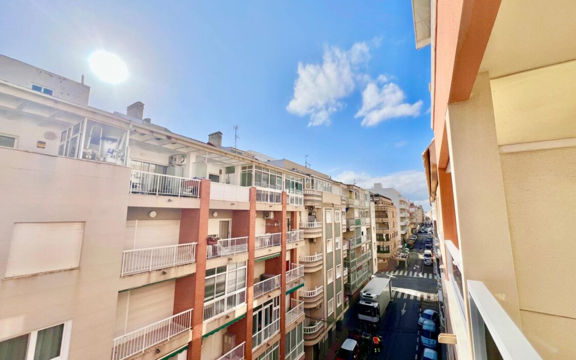 Апартаменты у моря в Торревьехе 53 кв.м с террасой