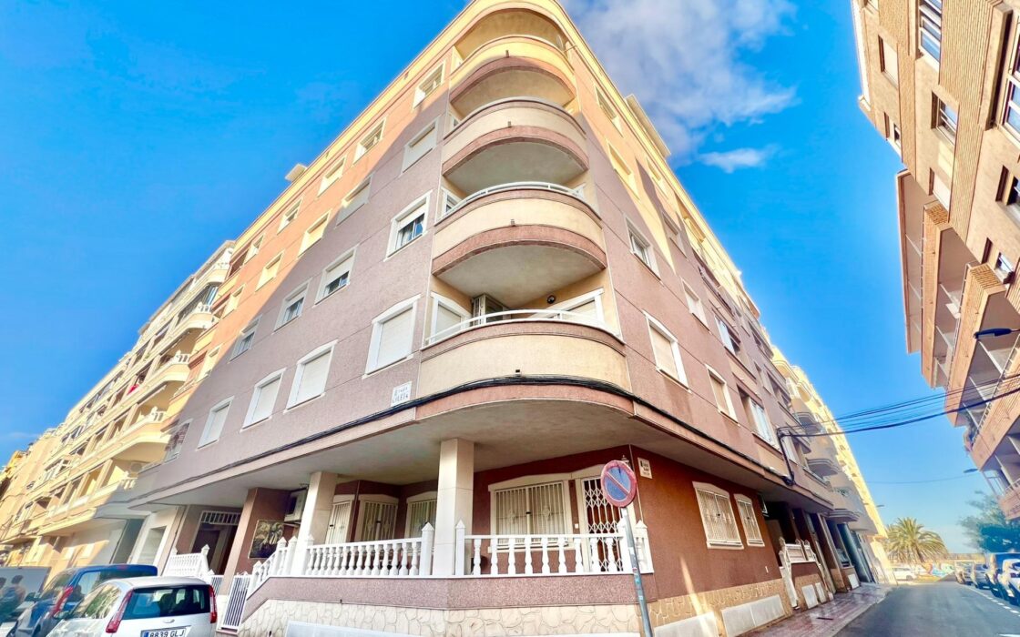 Апартамент в Торревьехе 81 кв.м с видом на море