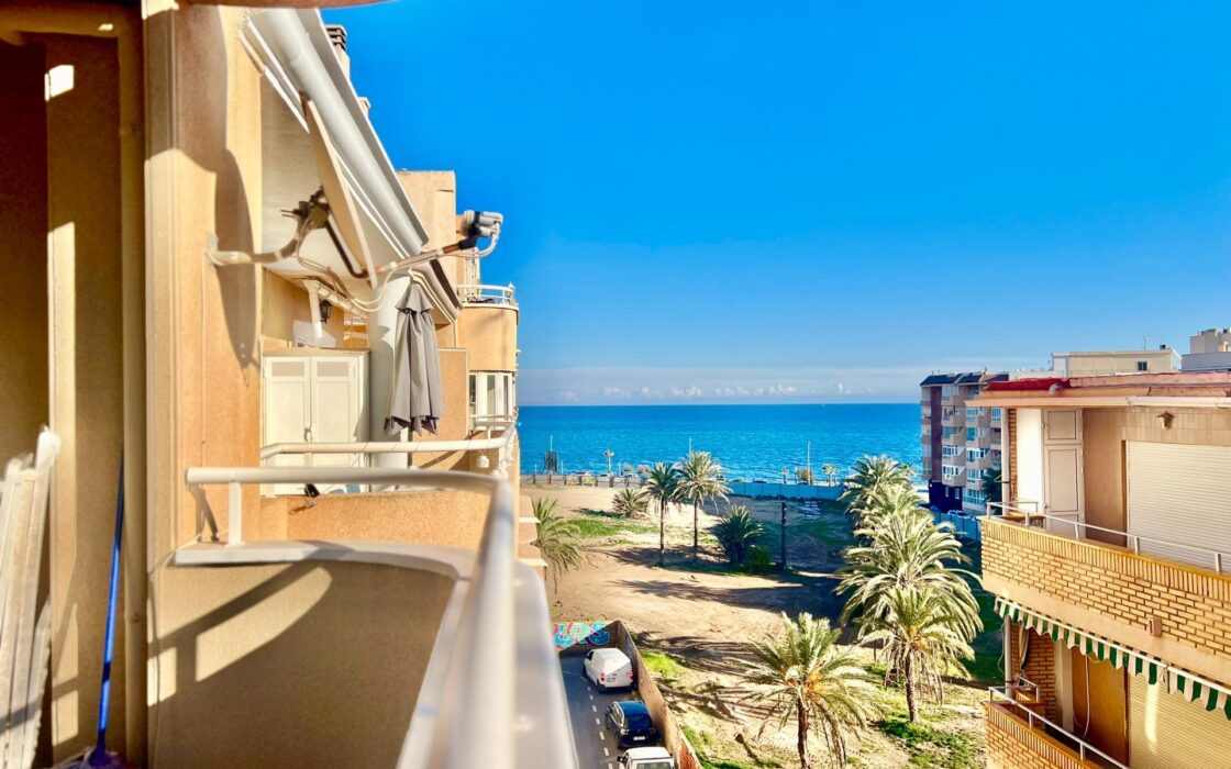 Апартамент в Торревьехе 81 кв.м с видом на море