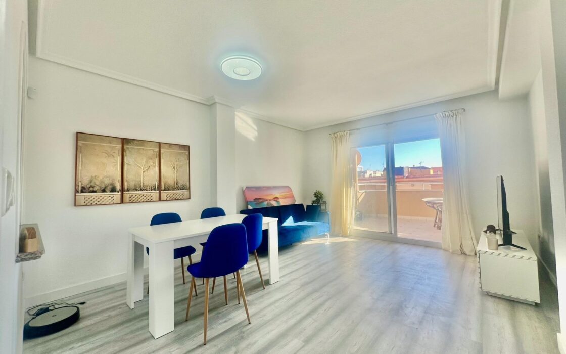 Апартамент в Торревьехе 81 кв.м с видом на море