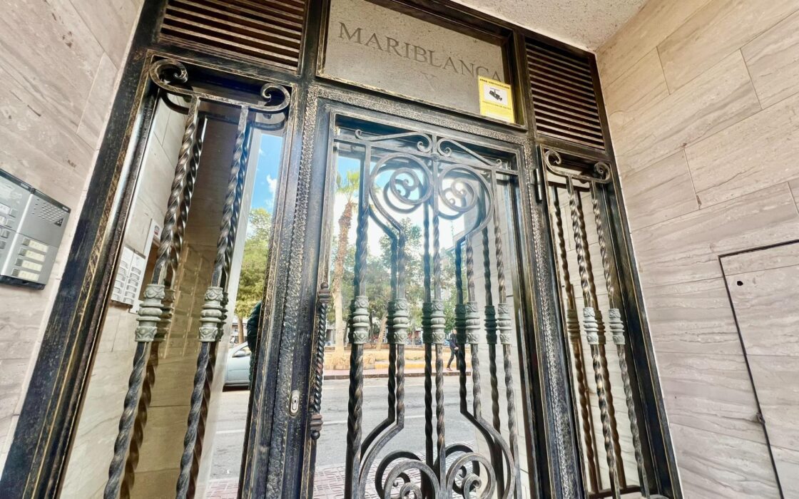 Апартамент в Торревьехе 81 кв.м с видом на море