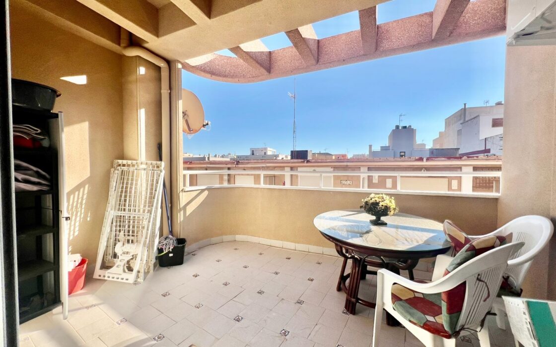 Апартамент в Торревьехе 81 кв.м с видом на море