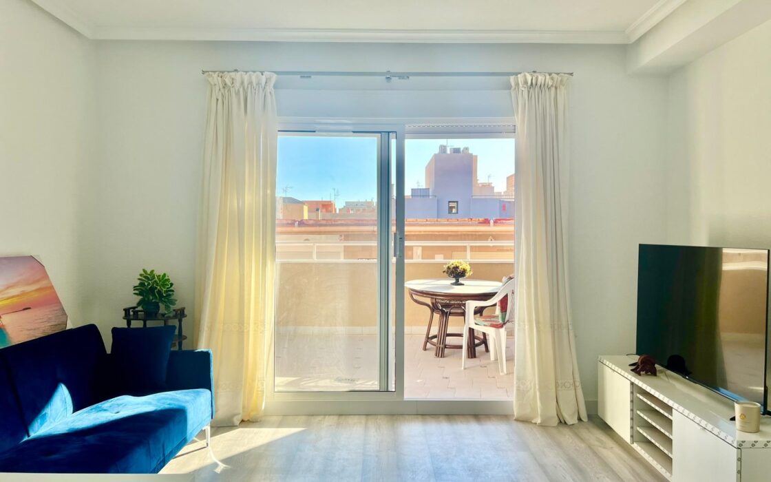 Апартамент в Торревьехе 81 кв.м с видом на море