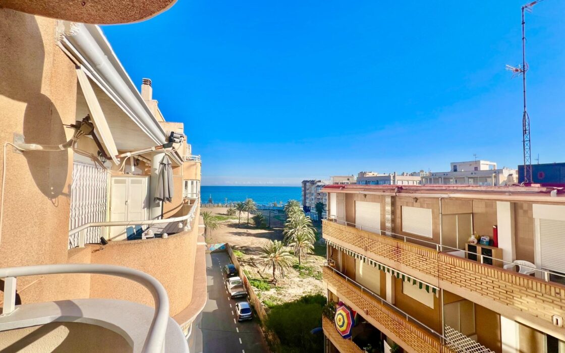 Апартамент в Торревьехе 81 кв.м с видом на море