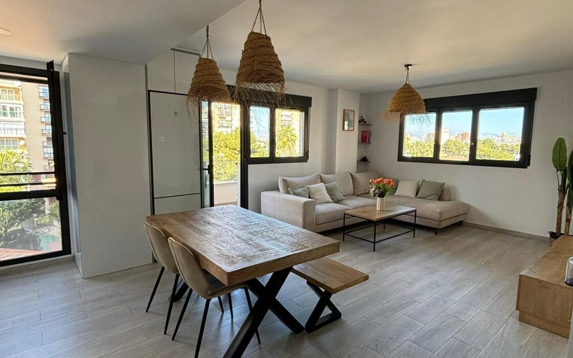 Апартаменты 86 кв.м в Аликанте у моря с террасой