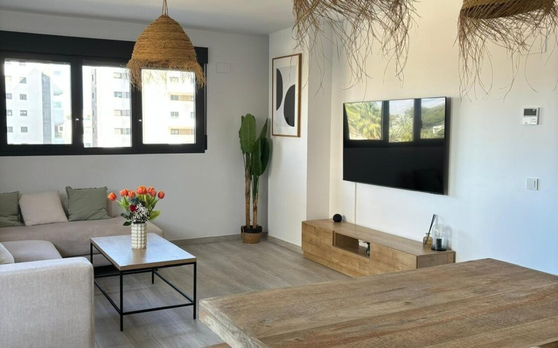 Апартаменты 86 кв.м в Аликанте у моря с террасой